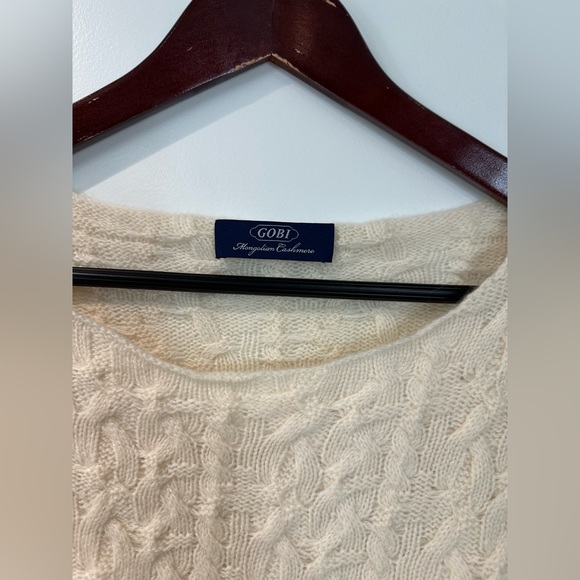 100% Mongolian Cashmere cable knit sweater in cream/off white—SO soft! XS/S - Picture 3 of 10
